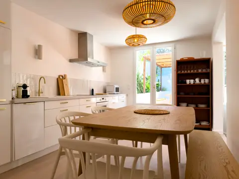 Photo de l'espace repas, maison Calanca à Niolon