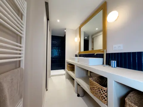 Photo de salle de bains 1, maison Calanca à Niolon