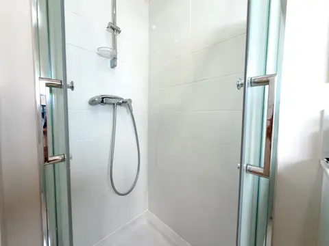 Photo de salle de bains 2, maison Calanca à Niolon
